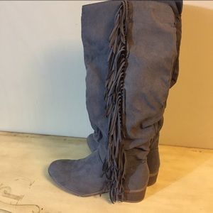 Boots Size 7 M Grey Fringe Tall Boots